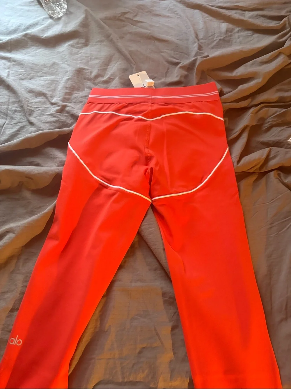 ALO Yoga Red Airbrush Leggings with White Piping size Medium BRAND NEW WITH TAGS